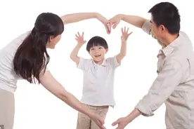 心理学分析：被父母“吼式”教育下的孩子，长大会成为这3种人图片