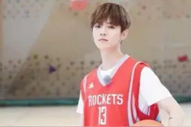 娱乐圈最会打篮球的5位明星，吴尊上榜 第1曾效力CBA图片