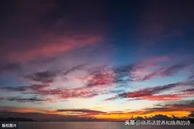 夜幕下的天空星光闪闪图片