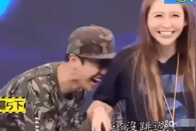 罗志祥爱惨了蝴蝶，每年生日给她买包，不准她和其他男孩亲密接触图片