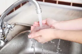 厨房"节水神器"只卖25元，360°旋转出水，锅碗瓢盆冲一冲就干净图片