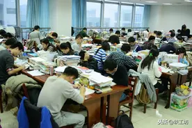 “考研复试需带本科成绩单”：本科成绩差，初试分数再高也没用？图片