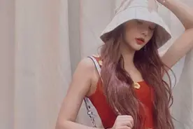 孔雪儿不愧是THE9门面，私服时髦又高级，一般身材真驾驭不来图片
