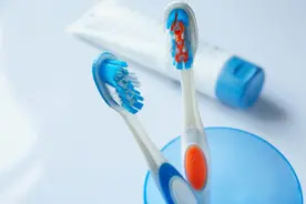 想要一口大白牙？符合标准的牙刷必不可少图片