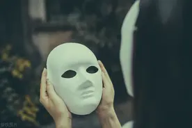 故事：有一张面膜，是人皮做的，但用了能变美，你敢敷吗图片