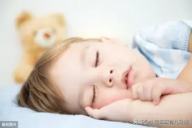 宝宝睡眠时间越长，身高越高、大脑越聪明？标准睡眠时长是这个数图片
