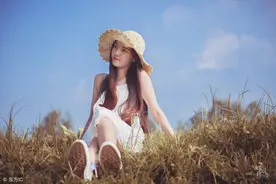 小说：校花主动去脏乱差食堂当义工，他偷跟进厨房，看到奇怪画面图片