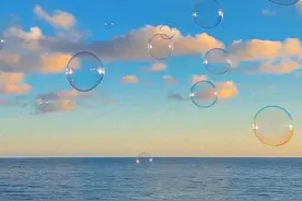 今日手机壁纸｜念念不忘的东西一开始都美得不像话图片