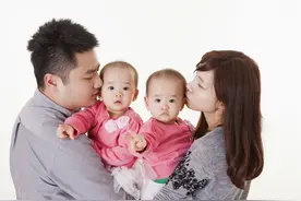 双胞胎女儿说自己前生因车祸而亡令父母惊诧，孩子真能记住前世吗图片