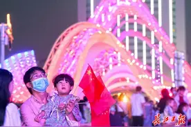 霓虹下的夜光谷｜图集图片