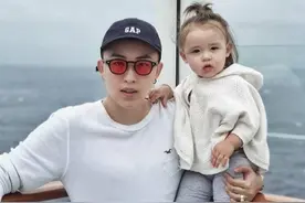 花50万赴美买精，生下混血女儿。她该如何解释“爸爸在哪”？图片