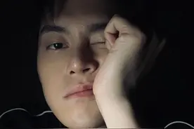 运动大男孩谢彬彬答谢粉丝晒照，一道剑眉超帅气，侧脸杀迷人图片
