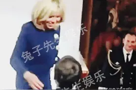 67岁法国第一夫人脸红了，被丈夫突然“公主抱”，娇羞得如新娘子图片