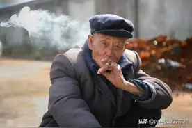 肺气肿为什么常见于50岁以上？做好7点，养护肺部，改善肺功能图片