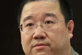 同是英达儿子，巴图活在宋丹丹光环下，英如镝21岁为国争光图片