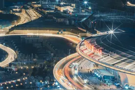 西部大都市乌鲁木齐，是如何炼成的？图片