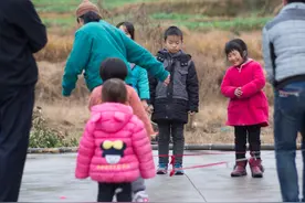 跳皮筋是高难度多人竞技游戏？你玩过吗？图片
