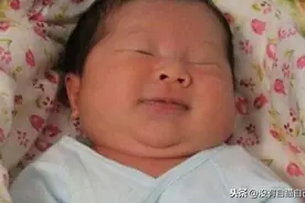 新生儿出生后，四种人不能第一个抱他，再喜欢抱孩子也要避讳图片