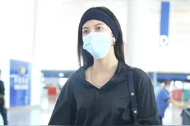 千篇一律的白衬衫穿腻了？黑衬衫带你一秒回归霸气酷帅的扛把子图片