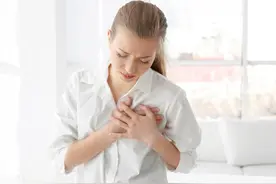 为什么经期前一周，会出现胸部胀痛的现象？或是这3个因素在作怪图片