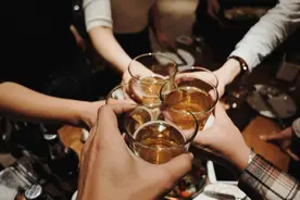 常年饮酒突发脑缺血，医生告诉他，脑心通这样用，可控制动脉斑块图片