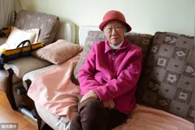 孙子要结婚，孙媳妇说不跟老人住一起，要把奶奶撵走，还要把房子过户图片