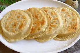 自从学会这样做馅饼，我家天天吃不够，皮薄馅大，不破皮不发硬图片