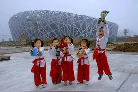 中国首例五胞胎，08年被选为奥运“福娃”，后来怎么样了？图片