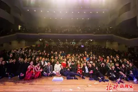 沈腾马丽重返舞台出演话剧《乌龙山伯爵》 又哭又笑不舍离开图片