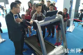 众多互动项目带你玩转人工智能博览会图片