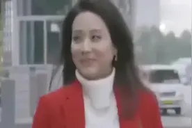 女警开路虎上班，还穿八公分的高跟鞋，同事妖精出场了视频封面