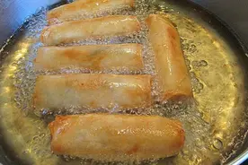 炒菜被油溅到身上，是抹点牙膏还是酱油呢？烧烫伤处理方法！视频封面