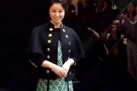 林心如穿高跟鞋挺孕肚亮相捞金视频封面