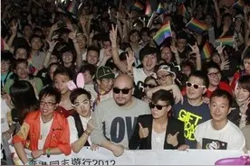 公然出柜的十大同性恋明星（图）财经频道图片