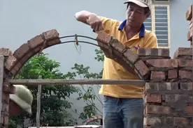 实拍越南建筑工人盖房子，看看水平如何，总感觉和国内不一样！视频封面