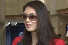 她号称中国第一美女，27岁嫁央视导演郎昆，现坐拥上亿身家厉害视频封面