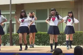 一起来围观日本女高中生跳舞，校服都能直接当演出服穿了视频封面