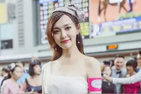 唐嫣为新剧《欧洲攻略》宣传 现身香港气质佳图片