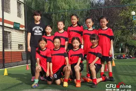 中国人权纪实：足球进校园之青岛城阳区实验小学图片
