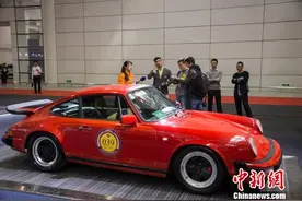 多款老爷车亮相福州 诠释汽车制造者的匠人之心图片
