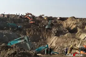 5岁男童掉入40米枯井 现场救援新方案正在实施图片