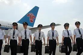 2017年空军招飞开始啦！应往届高中毕业生可报名图片