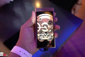 两万元的翻盖手机！老板专用的三星W2019上手体验视频封面