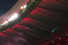 来感受一下万达大都会球场的赛前气氛视频封面