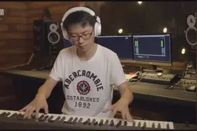 牛人改编日本动漫音乐钢琴版串烧，每一首感觉都能让人热血起来！