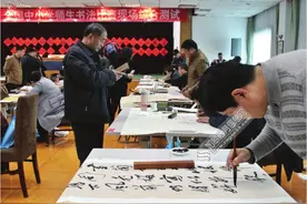 如皋小学生周泽群参加全国书法比赛 获大奖其学习书法已有3年图片