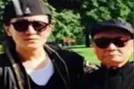 李咏与老爹照曝光，原来他父亲也这么厉害视频封面