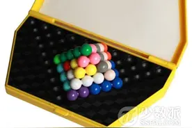 六边形的俄罗斯方块，让你玩上瘾：消除游戏 Hex FRVR图片