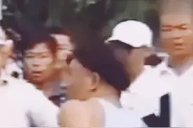 亚洲舞王赵四来了 各位小老弟让让#supreme #尬舞 #国潮视频封面