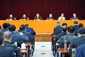 今日税报王军：深入学习贯彻党的十八届六中全会精神 进一步构建税务系统全面从严治党新格局图片